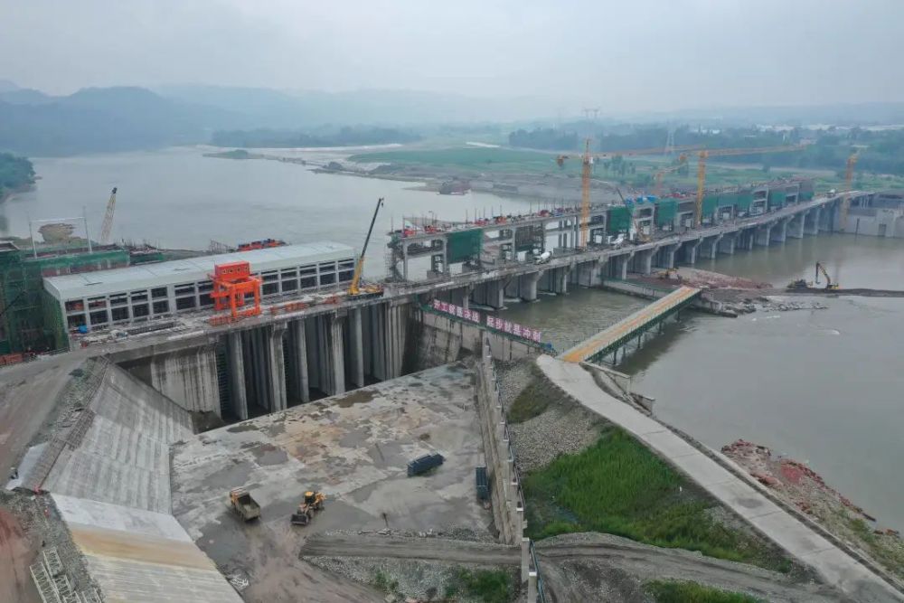 岷江虎渡溪航電樞紐工程迎來關鍵進展 首臺機組預計8月并網(wǎng)發(fā)電